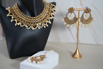 Pearl & Gold Necklace Set