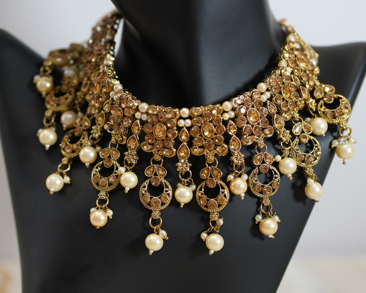 Pearl & Gold Necklace Set