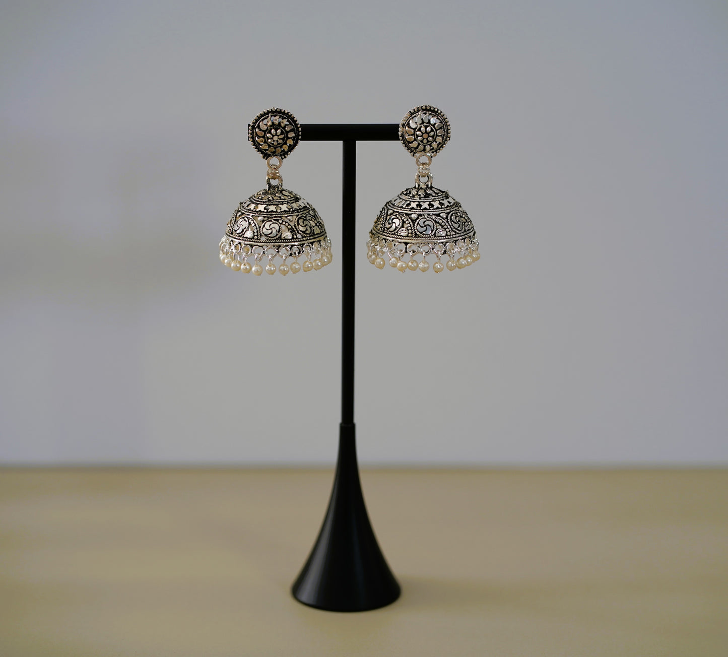 Silver & Pearl Medium Jimikki