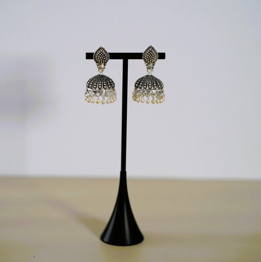 Silver & Pearl Round Jimikki