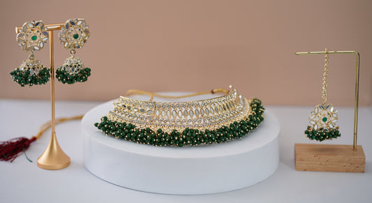 Silver Glass & Pearled Green Choker Set